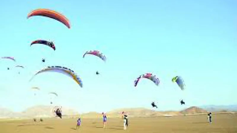 لبنان تتحرك لتنظيم رياضة الطيران الشراعي بعد حادث مأساوي