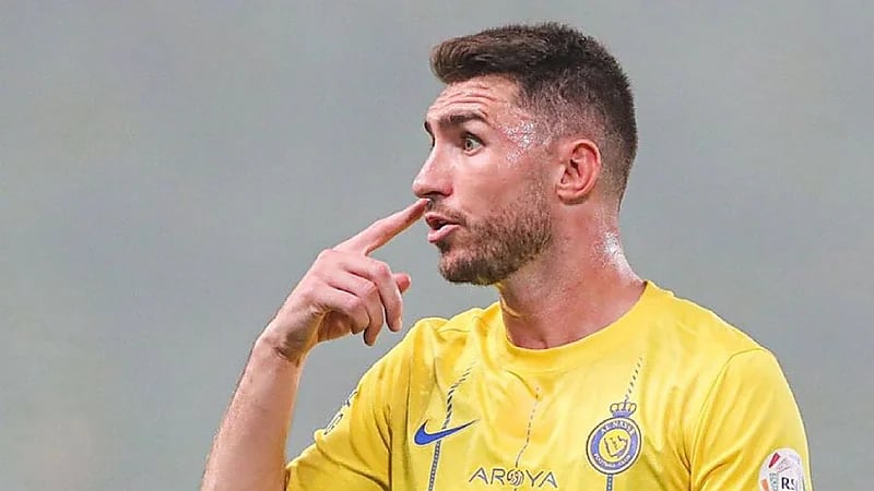 بشكتاش يقدم  عرضً رسمي لنادي النصر لضمّ لابورت