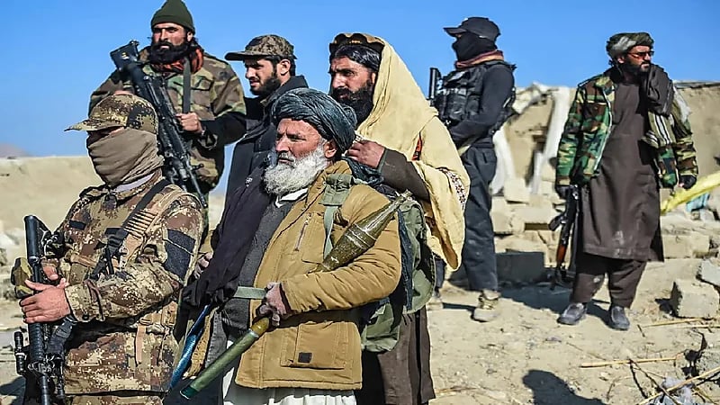 طالبان تفرج عن المواطن الأمريكي أمير أميري بتدخل قطري