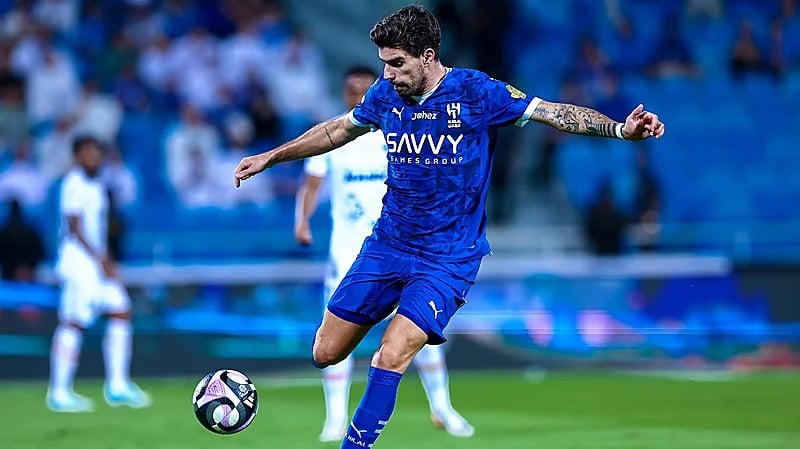 ميزانية الهلال تعرقل تجديد عقدي نيفيز وسافيتش