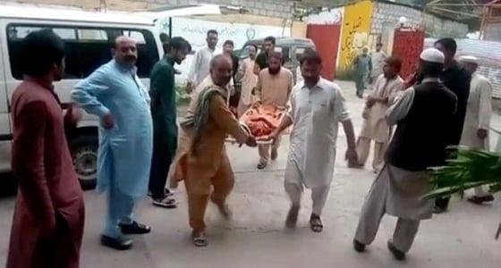 مقتل 10 أشخاص إثر سقوط حافلة بوادي شمال باكستان