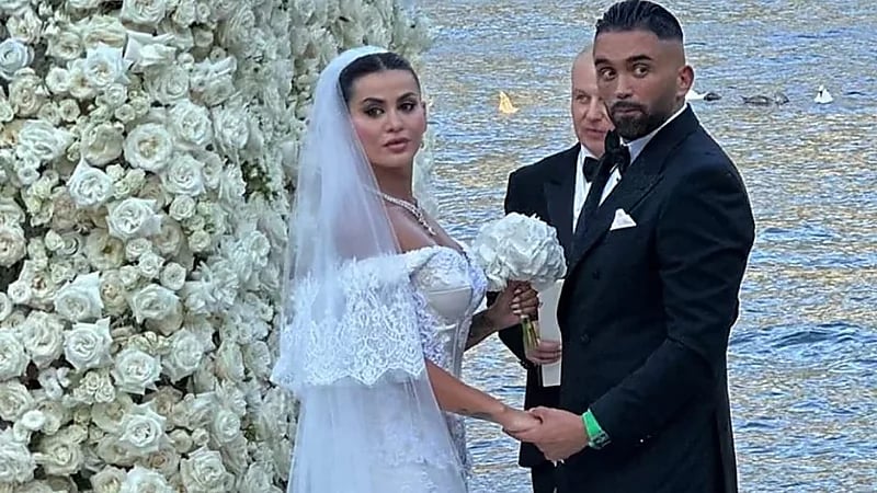 دكتورة يومي تتألق بفستان ملكي في حفل زفافها الأسطوري على رجل أعمال تركي..فيديو وصور