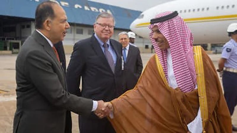 رئيس البرازيل يستقبل وزير الخارجية في قمة مجموعة العشرين.. فيديو