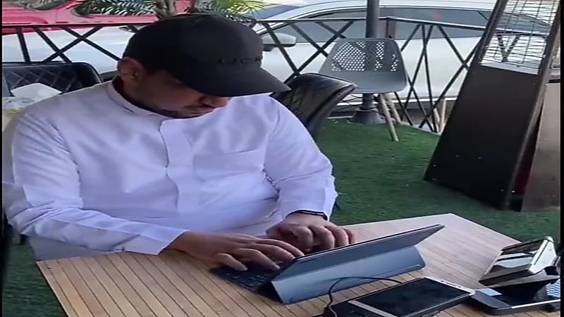 بالفيديو.. "مواطن" يروي تفاصيل تطويره لبرنامج القيادة الذاتية بسيارته