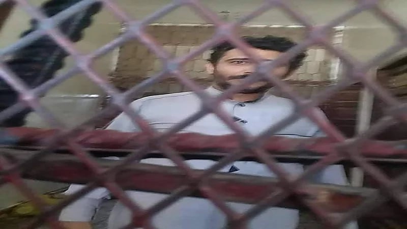 حوثيون يهددون حياة ضابط لكشفه تورط قياداته في ابتزاز فتيات يمنيات