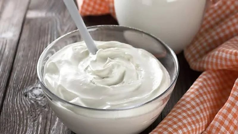 الزبادي يساعد على ترطيب البشرة ويقلل التجاعيد