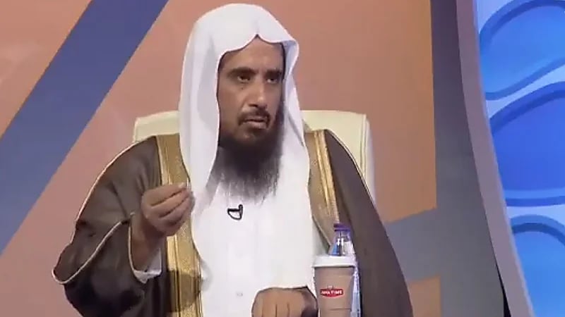 بالفيديو.. "الشيخ الخثلان" يوضح حكم قراءة القرآن بالنظر دون تحريك اللسان