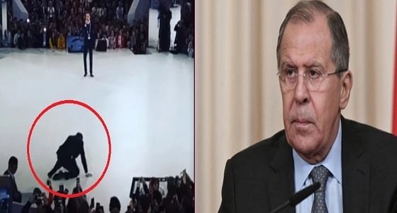 بالفيديو..لحظة سقوط وزير الخارجية الروسي على الأرض
