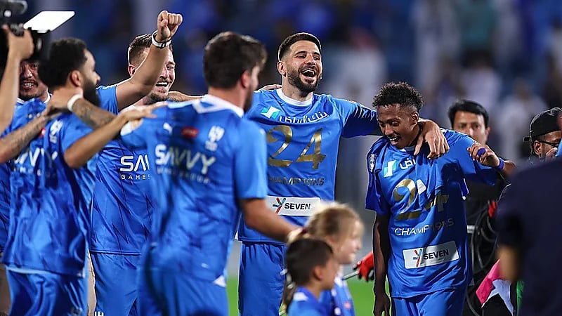 إدارة الهلال تدرس تنظيم حفل تتويج مستقل