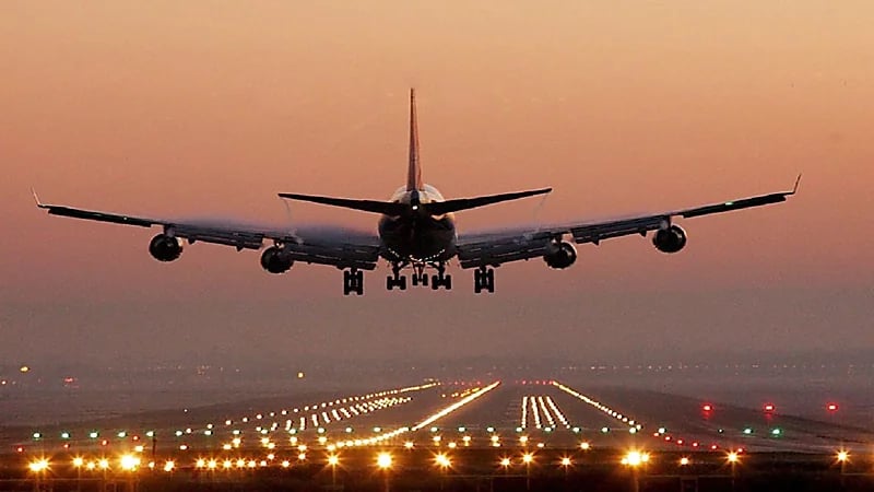 وفاة مضيف طيران سعودي في لوس أنجلوس جراء سكتة قلبية