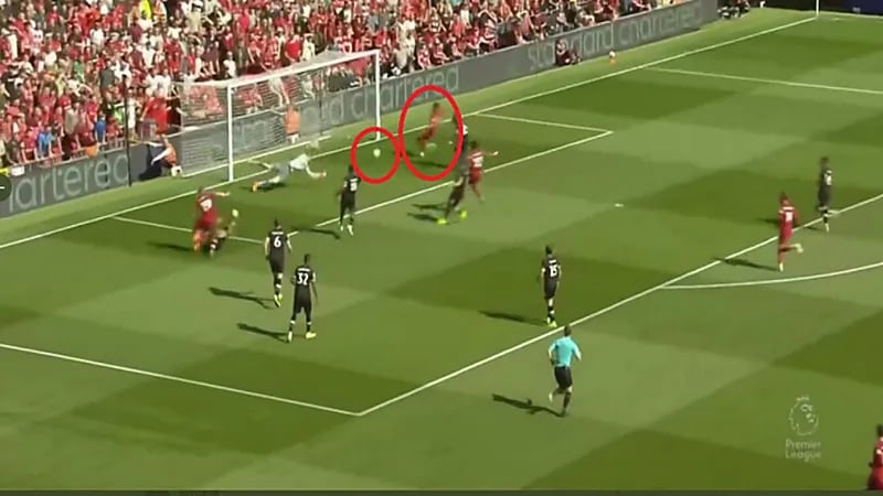 شاهد.. لحظة إهدار صلاح فرصة تسجيل هدف محقق 