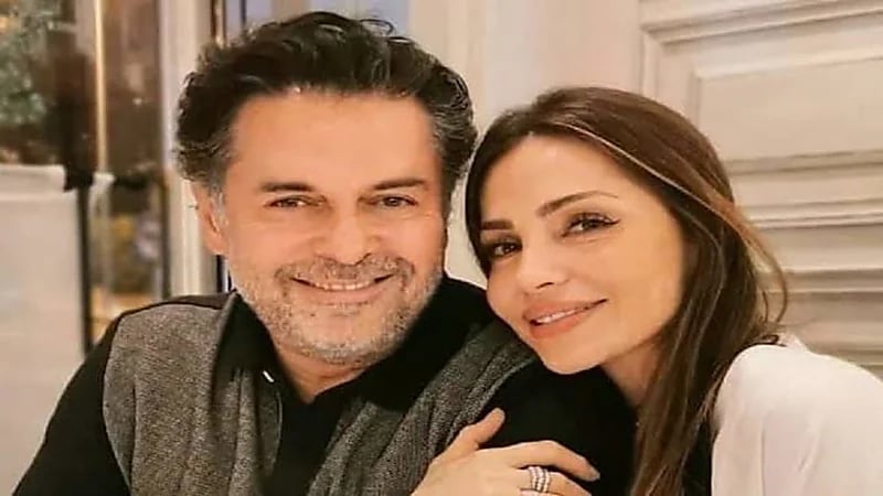 شاهد.. رقصة رومانسية للفنان راغب علامة وزوجته أثناء احتفالهما بعيد زواجهما