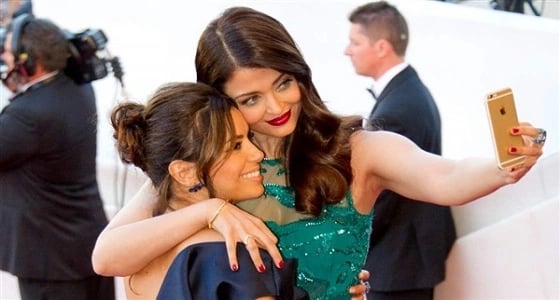 مهرجان كان السينمائي يمنع التقاط الـ " سيلفى " على السجادة الحمراء