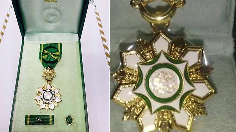 ‎توجيه بسحب الأوسمة ممن يفصل من الخدمة لأسباب تأديبية .. صور