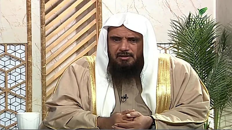 حكم أخذ الهدية مقابل الشفاعة.. فيديو