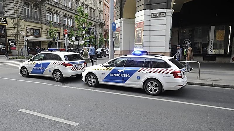 مقتل شرطي وجرح آخرين في هجوم بسكين