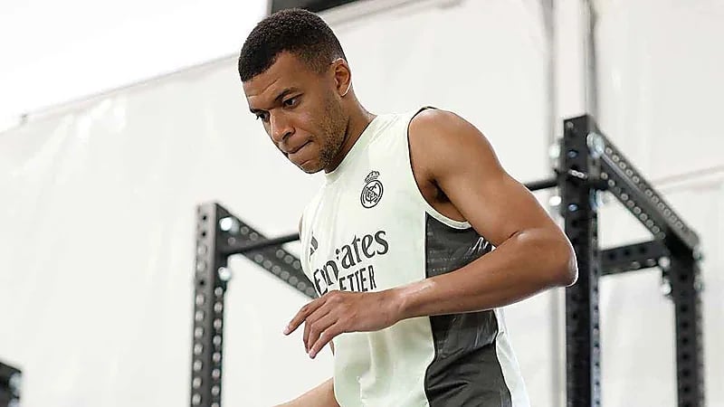 مبابي يثير القلق بعد ظهوره بجسد هزيل وفقدان ملحوظ في الوزن.. فيديو