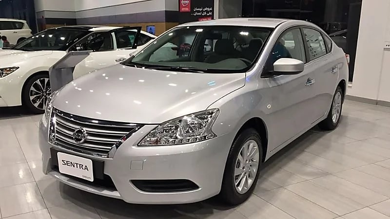 بالصور.. أبرز مواصفات نيسان سنترا 2022 بعد طرحها في المملكة
