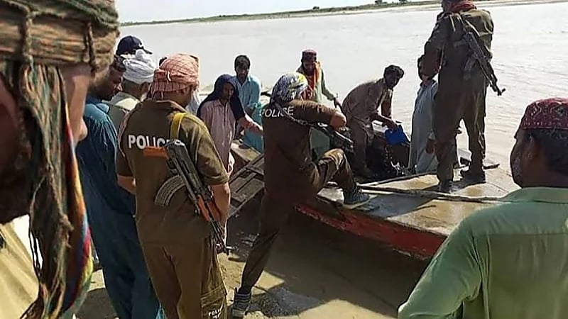 مصرع 18 امرأة غرقًا من عائلة واحدة إثر غرق مركب متوجهه لحفل زفاف