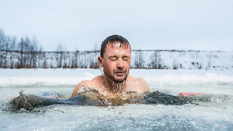 السباحة الباردة تساعد في إنقاص الوزن