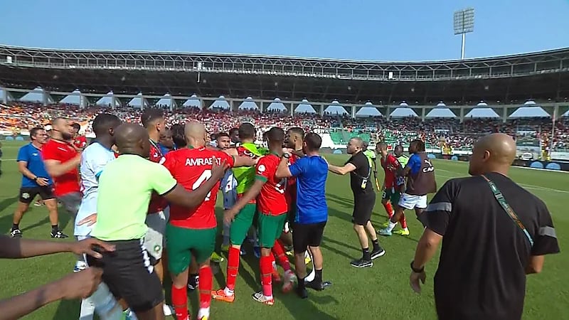 اشتباكات بالأيدي في مباراة المغرب والكونغو .. فيديو