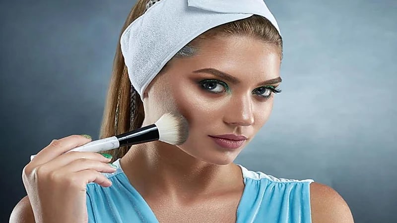 طريقة نحت ورفع الوجنتين بشكل مثالي