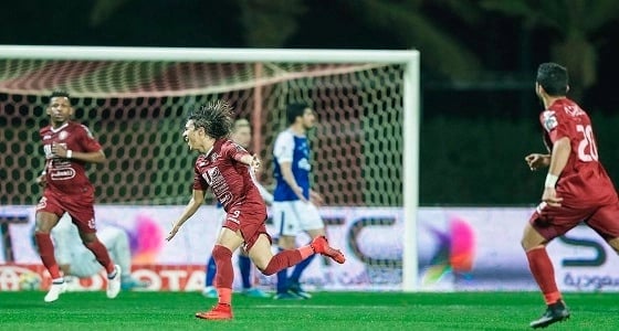 الهلال يحافظ على الصدارة برفع نقاطه في اللقاء المؤجل من دوري المحترفين