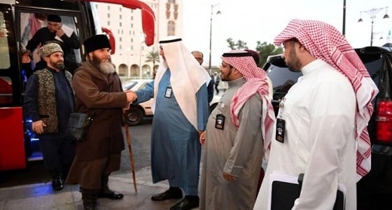 بالصور.. وصول الدفعة 11 من ضيوف خادم الحرمين لبرنامج العمرة والزيارة