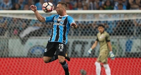 الإصابة تبعد صفقة البرسا الجديدة عن بطولة كوبا ليبرتادوريس