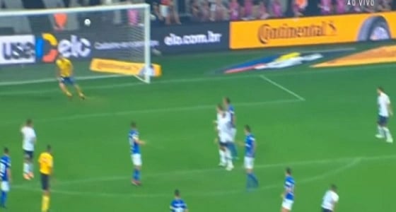 بالفيديو.. إلغاء هدف بداعي غريب