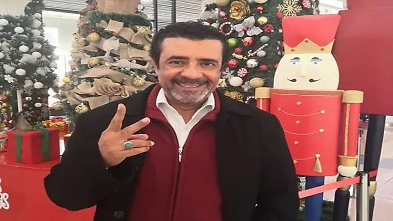 فنان شهير يتلقى عرضا للعمل كسائق «تاكسي» بعد ابتعاده عن التمثيل
