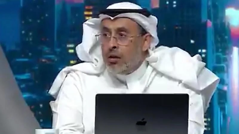 مختص يوضح الخطوات الواجب اتباعها حال أصبح الطفل مدمن على الأجهزة الذكية.. فيديو