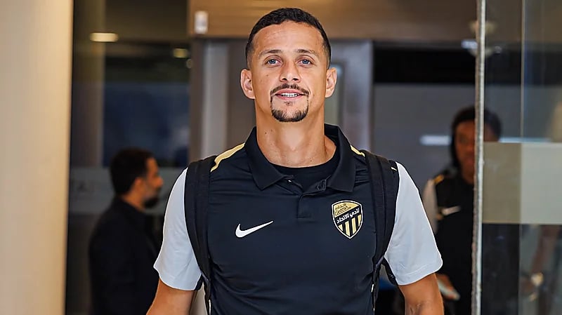 بنود شخصية تؤخر رحيل فيليبي عن الاتحاد