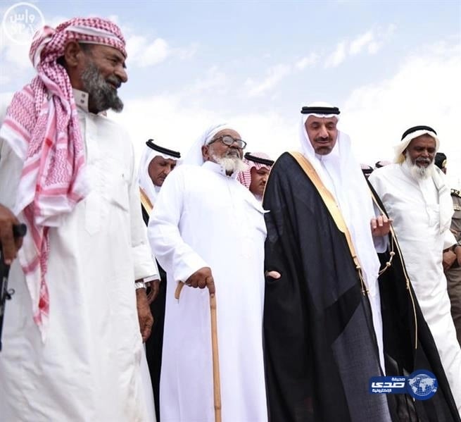 بالصور.. أمير نجران ينقل تعازي القيادة لأسرة "آل قفلة".. ويؤكد: أسر الشهداء الذين زرتهم يطلبون التهنئة بدل التعزية