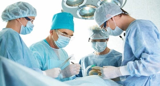 الأطباء ينجحون في إنقاذ حياة مواطن من الموت بجازان