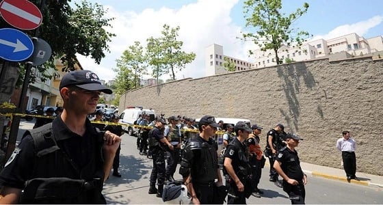 مسلح يقتحم مستشفى حكومى في إسطنبول ويحجتز أطباء كرهائن