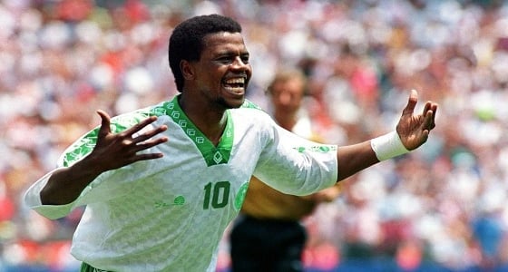 " فيفا " يهدي عشاق الأخضر مقطعا لهدف العويران بمونديال 1994