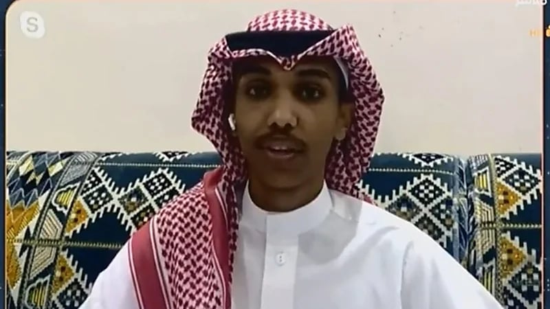 بالفيديو.. مواطن يحصل على سيارة هدية من نائب أمير الحدود الشمالية بعد احتراق مركبته