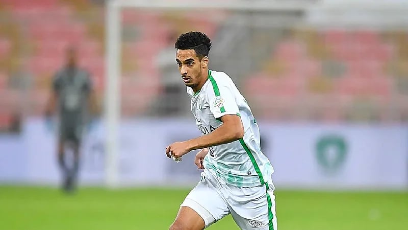 " الأهلي " يجهز " الأسمري " بالجري دون كرة