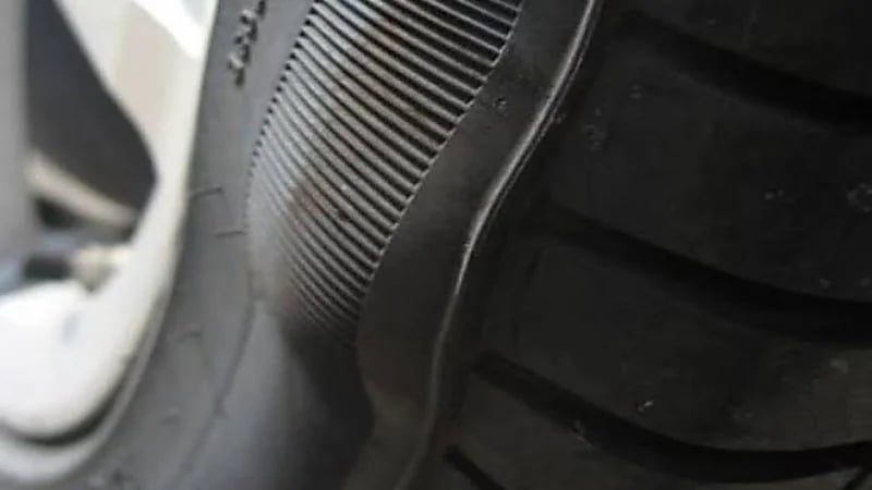 أسباب ظهور بالونة الإطار وخطورتها