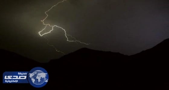 هطول أمطار غزيرة وصواعق رعدية بجازان