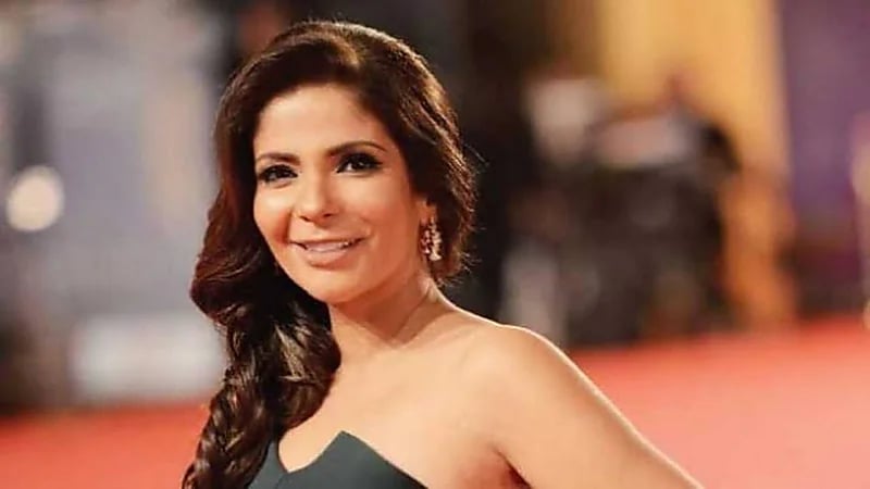 شاهد.. صورة نادرة للفنانة منى زكي في أول ظهور لها 