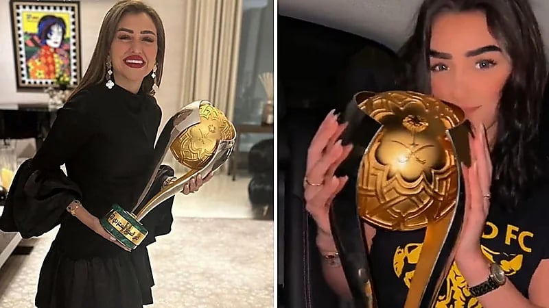 شاهد.. مشجعات الاتحاد يتسابقن على التصوير مع كأس السوبر