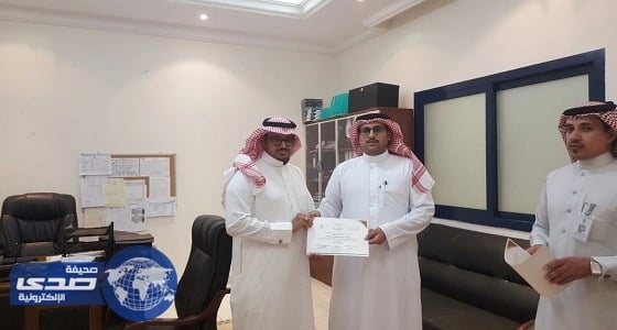 بالصور.. تكريم قيادات ومديري مستشفى " الحجرة " العام على مجهوداتهم