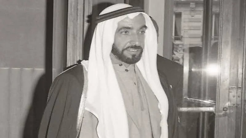 تركي الدخيل يسرد تفاصيل مؤثرة لبكاء الشيخ زايد حينما تذكر والدته