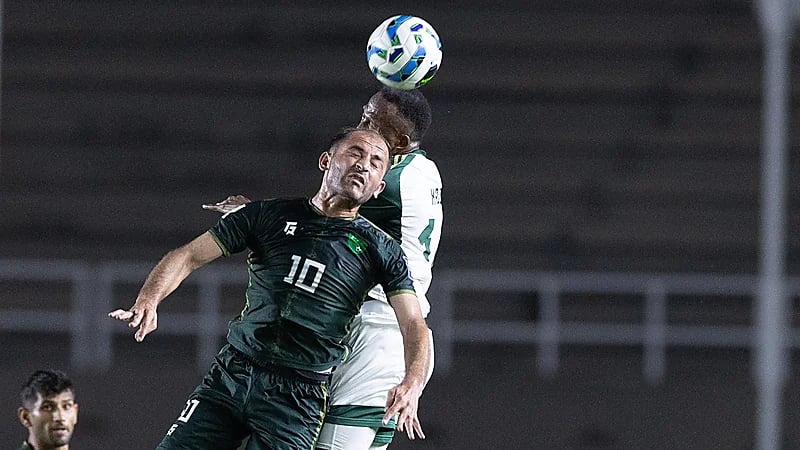 مشادة حادة بين لاعبي الأخضر وباكستان .. فيديو