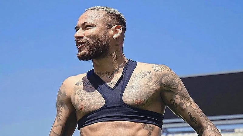 نيمار في أحدث ظهور خلال مواصلة برنامجه التأهيلي