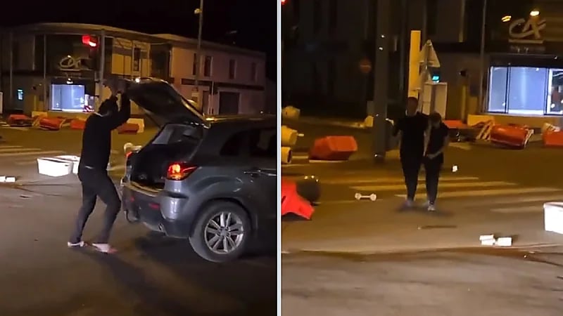 أب فرنسي يسحب ابنه من المظاهرات ويضعه في شنطة السيارة .. فيديو