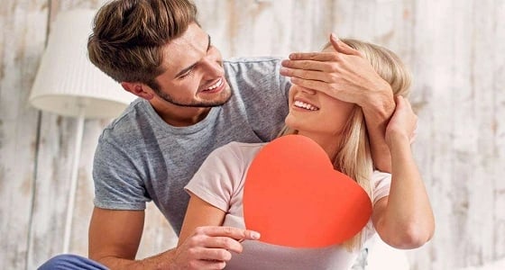 3 خطوات لتضمني أنك الوحيدة في قلبه