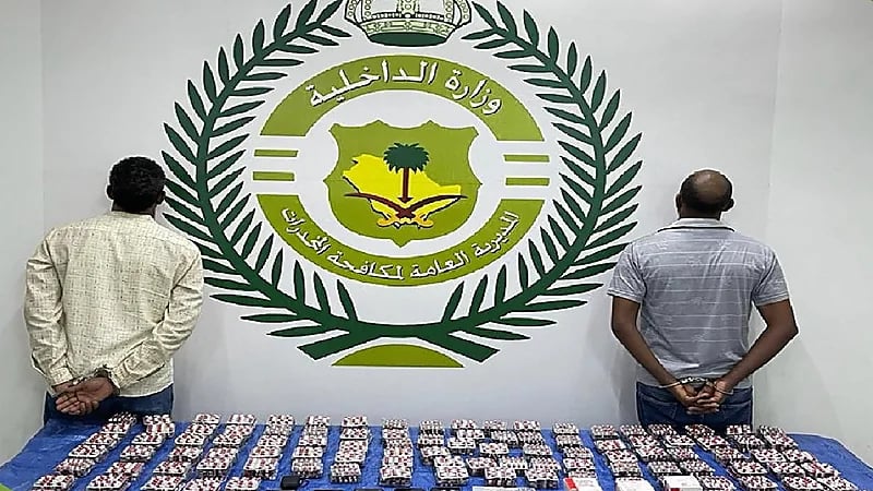 الإطاحة بمخالفين بحوزتهما 25 ألف قرصًا خاضعًا لتنظيم التداول الطبي
